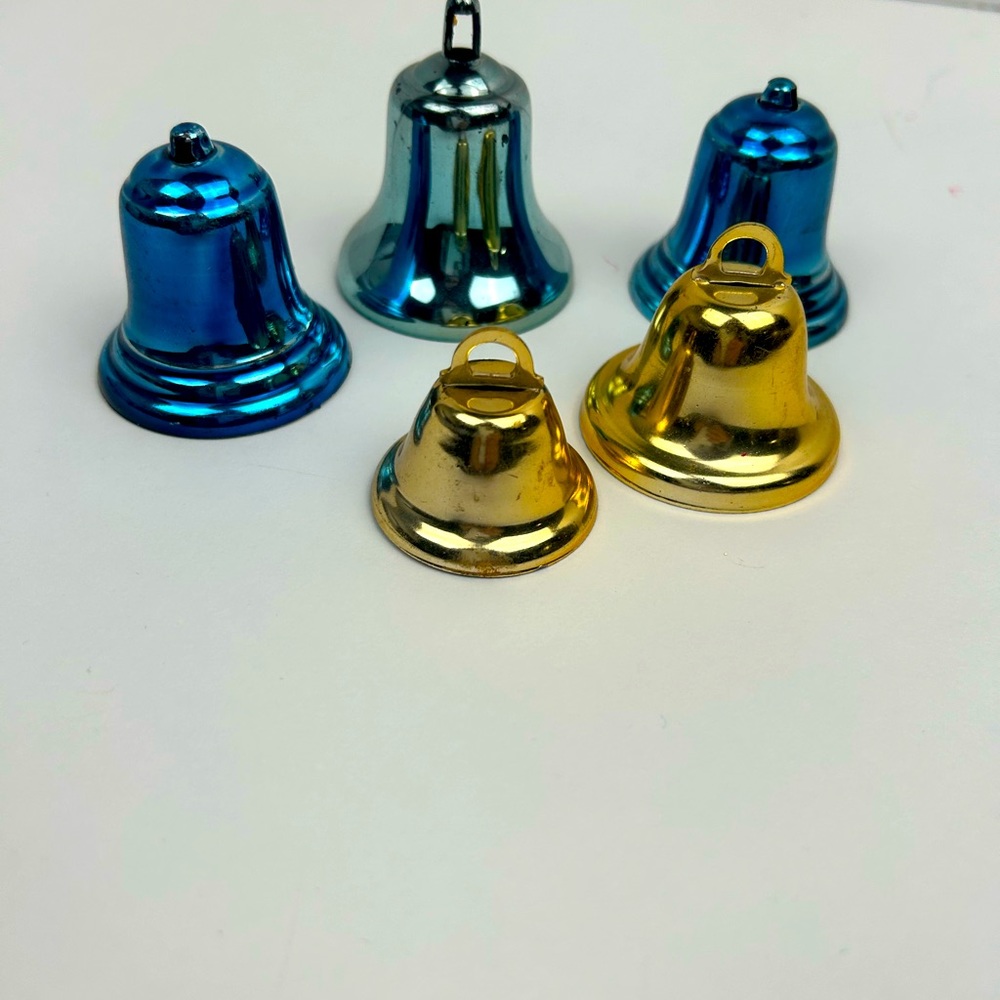 VTG Aluminum Christmas Bells Anodized  Bell Ornaments Lot of 5 MCM